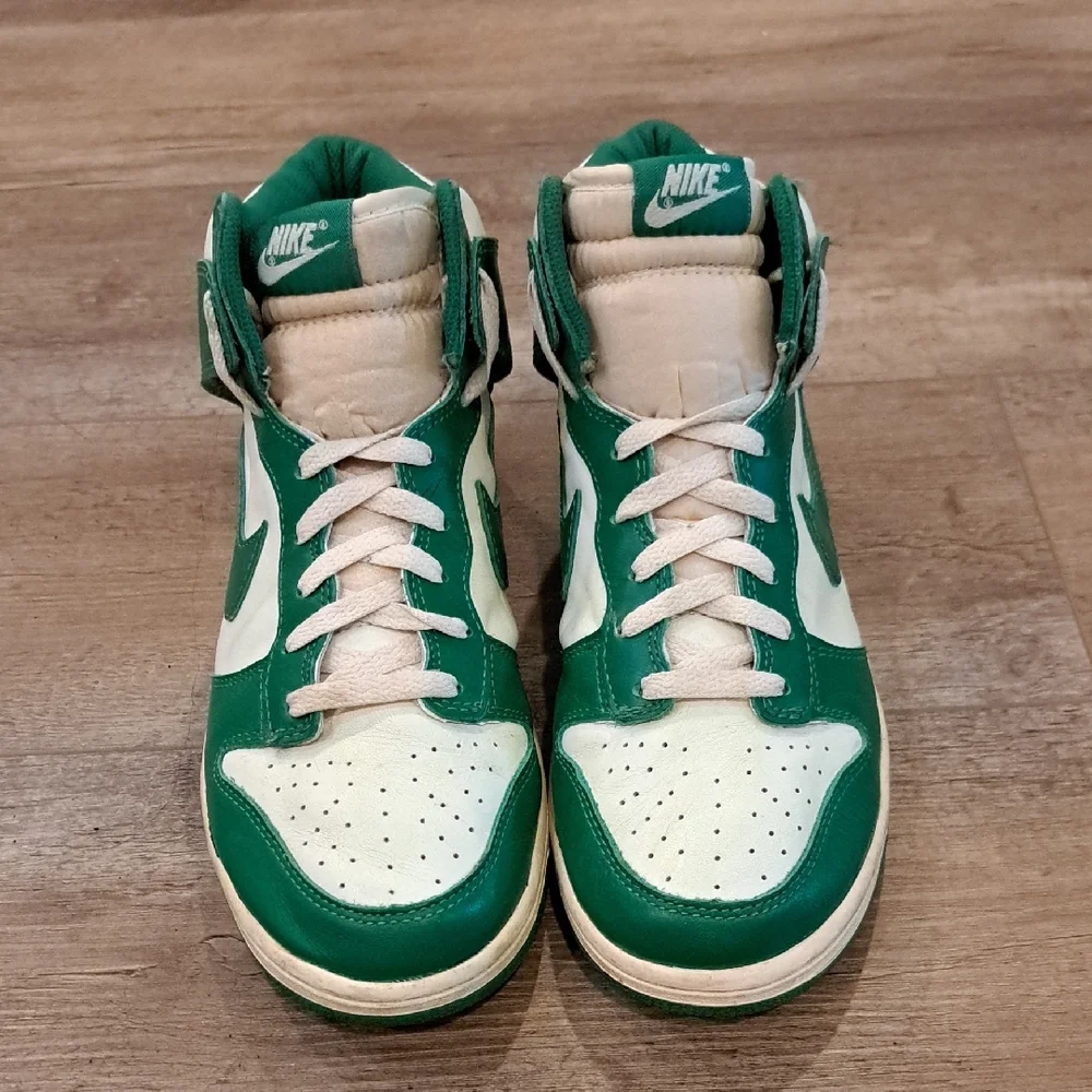 SOLD   Nike Dunk High Lucky Green 318850-131.  2008 - Picture 3 of 8